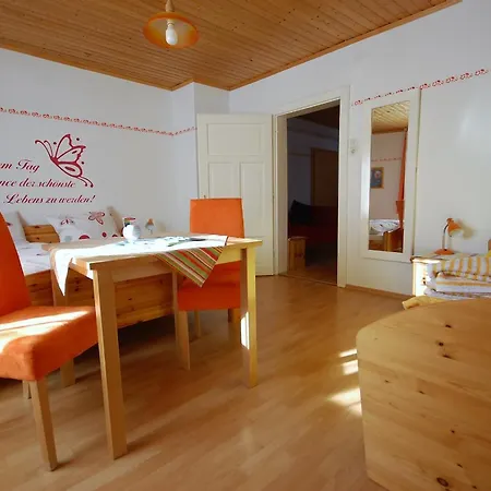 Charming House In Pruggern, Mountain View Semesterbostad