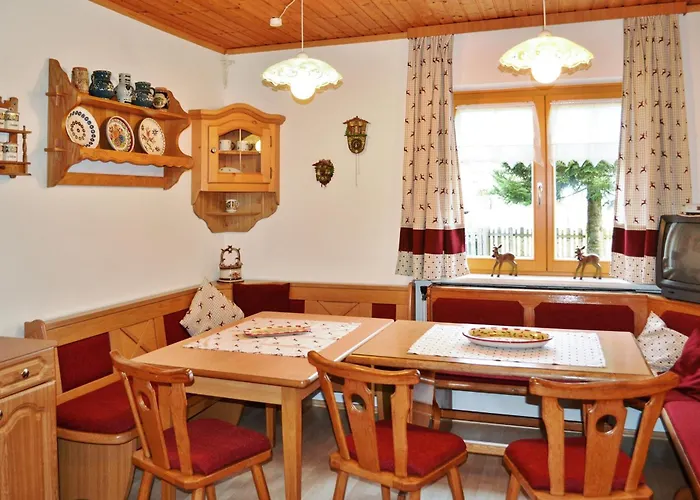 Сasa de vacaciones Charming House In Pruggern, Mountain View